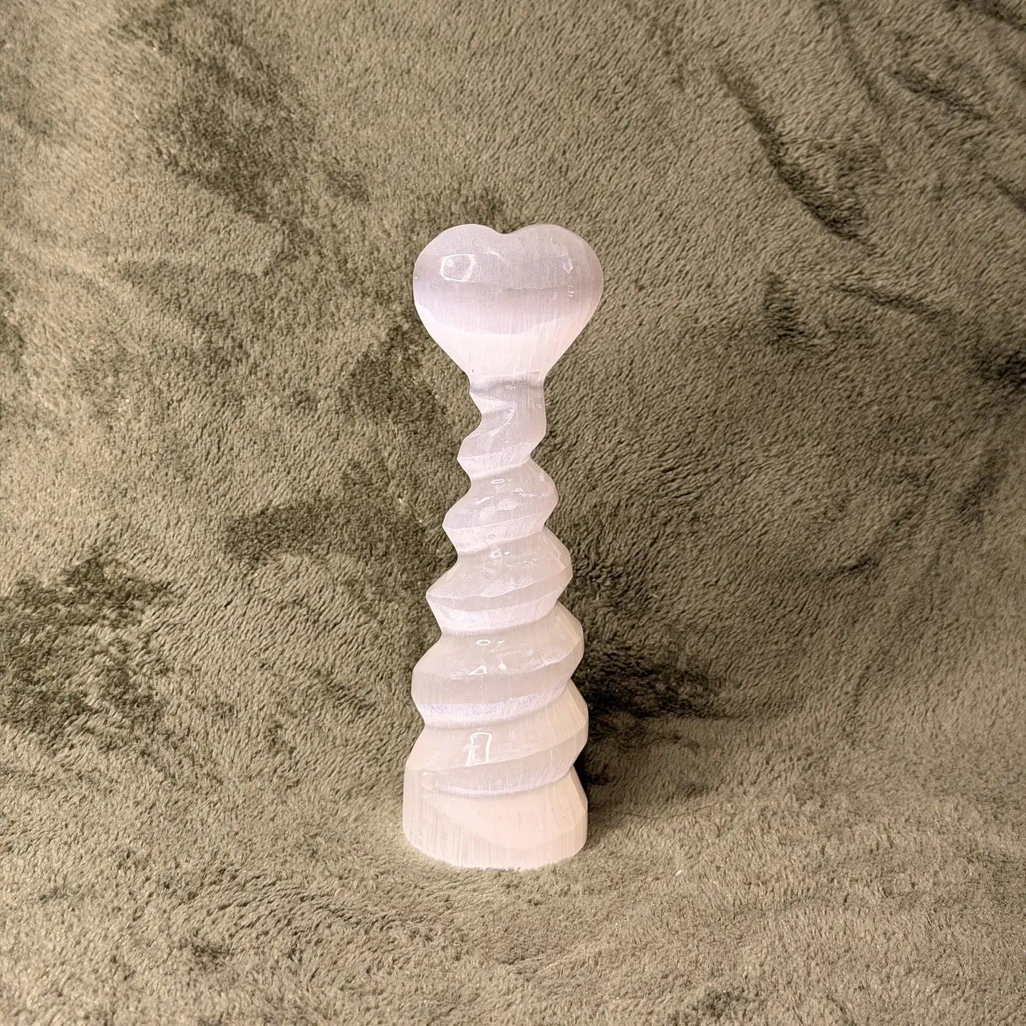 Torre Espiral de Selenite com Coração – Amor e Harmonia 1