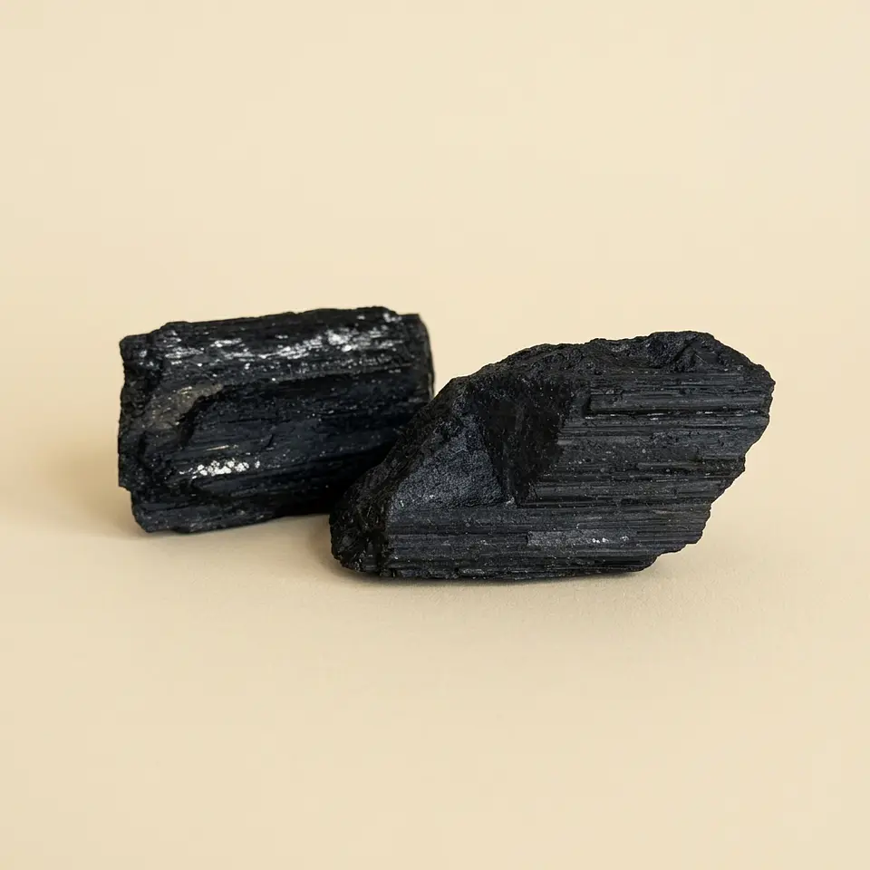 Turmalina Negra Bruta 70-100g – Proteção e Limpeza Energética 2