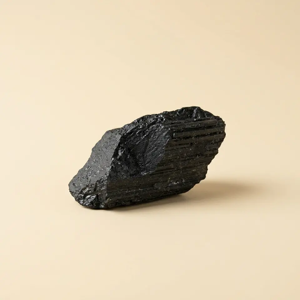 Turmalina Negra Bruta 100-150g – Proteção e Limpeza Energética 1