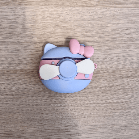 Funda airpods gen. 1 y 2 “Hello Kitty Celeste” 