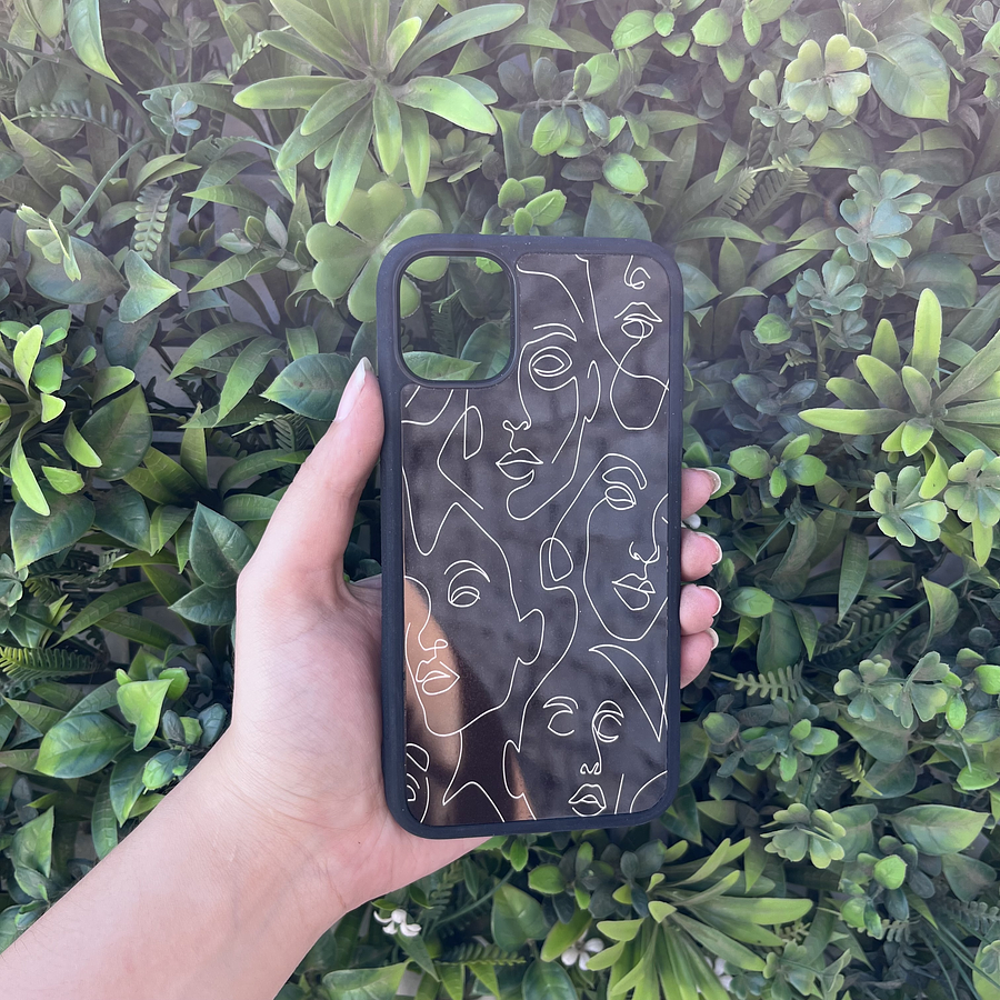 Carcasa Iphone 11 diseño gráfico Caras