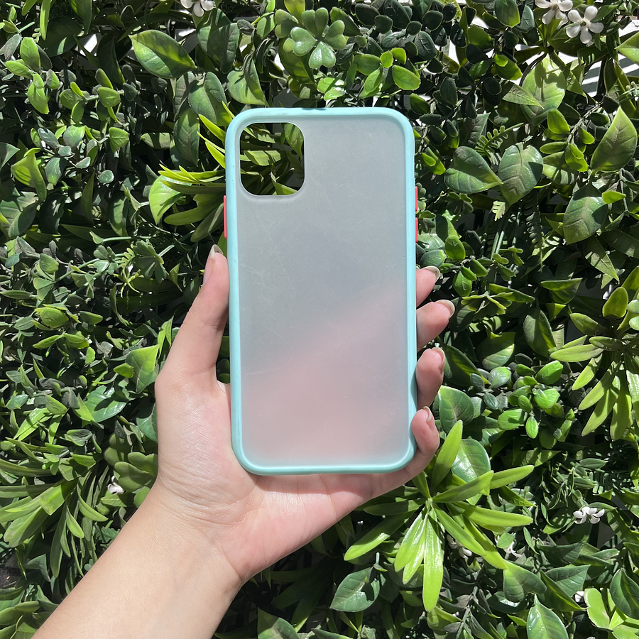 Carcasa Iphone 11 diseños Transparentes y color en bordes