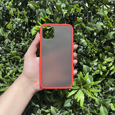 Carcasa Iphone 11 diseños Negros con bordes de colores 