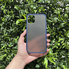 Carcasa Iphone 11 diseños Negros con bordes de colores 
