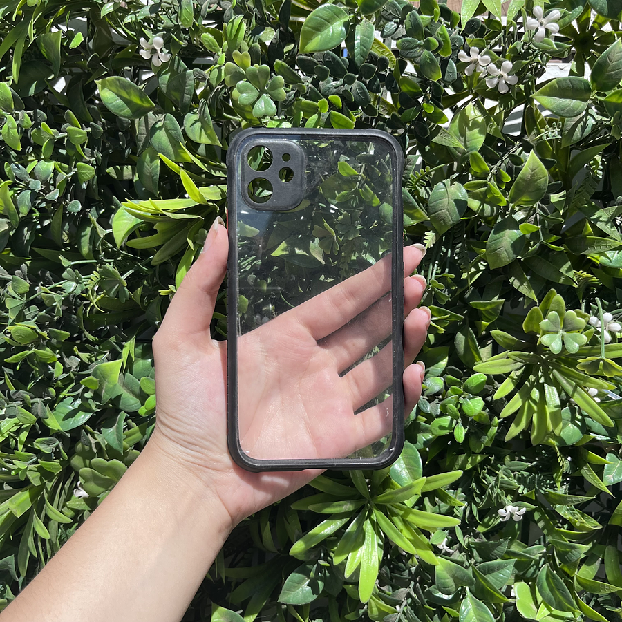 Carcasa Iphone 11 diseño Transparente con bordes negros y textura 
