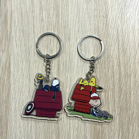 Llavero acrílico snoopy 