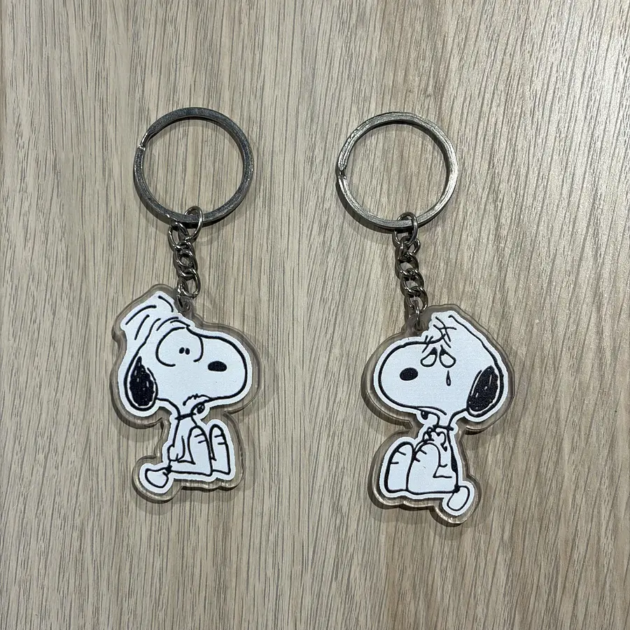 Llavero acrílico snoopy