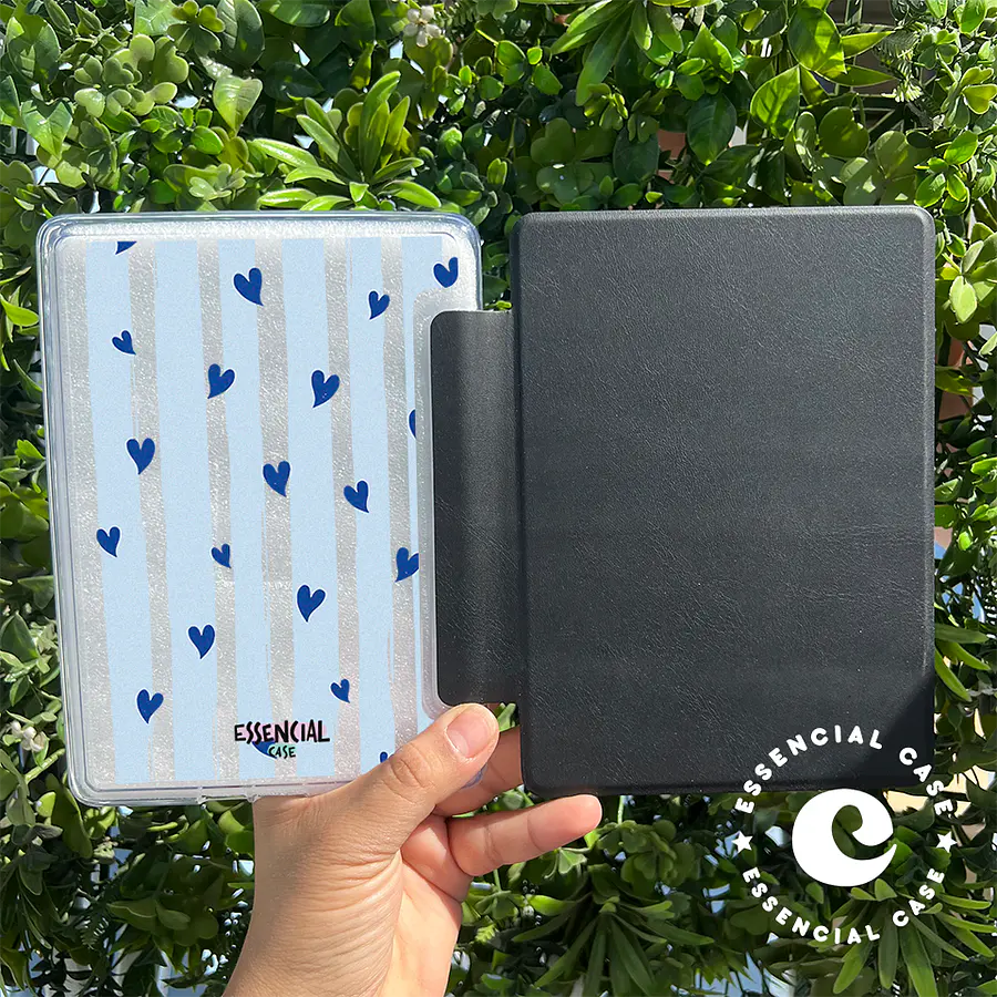 Carcasa KINDLE transparente con tapa diseño corazones lineas