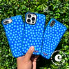 Carcasa diseño puntos azules