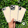 Carcasa diseño puntos rosa con amarillo