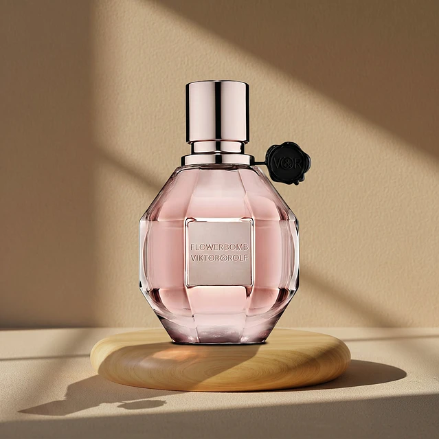 Viktor&Rolf Flowerbomb 1
