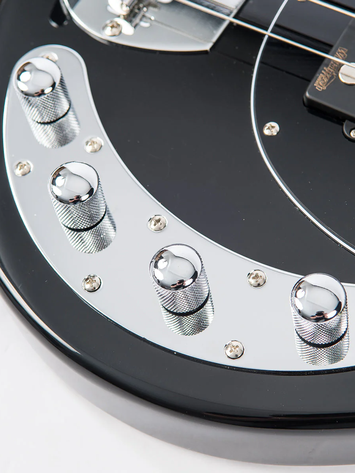 Vintage V96 Reeditado bajo activo de 4 cuerdas ~ Negro 3