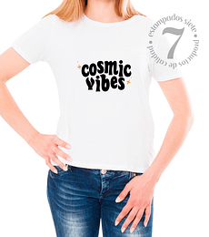 Polera Manga Corta " Cosmic Vibes " Vibras cosmicas