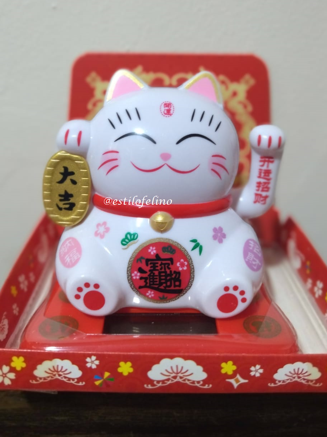 Gato de la suerte solar 3