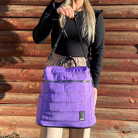 Mochila y Bolso Puff morada (capacidad Pc 15