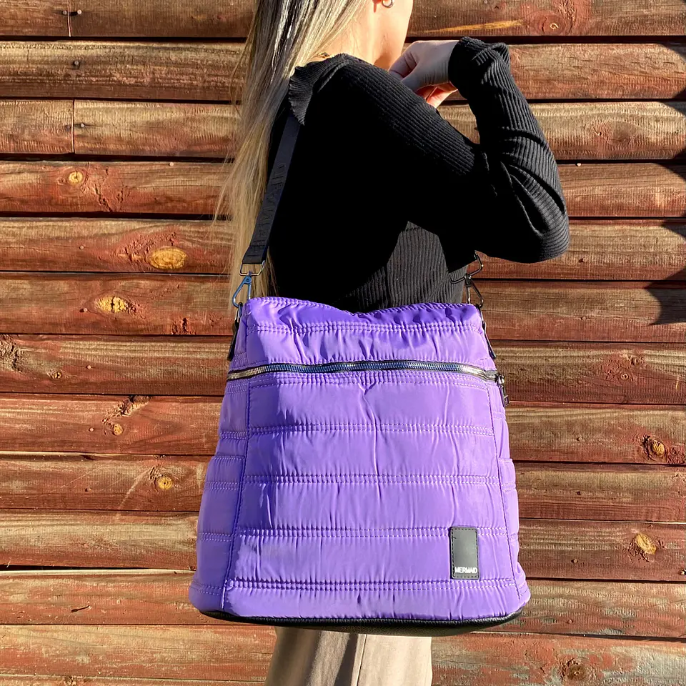 Mochila y Bolso Puff morada (capacidad Pc 15