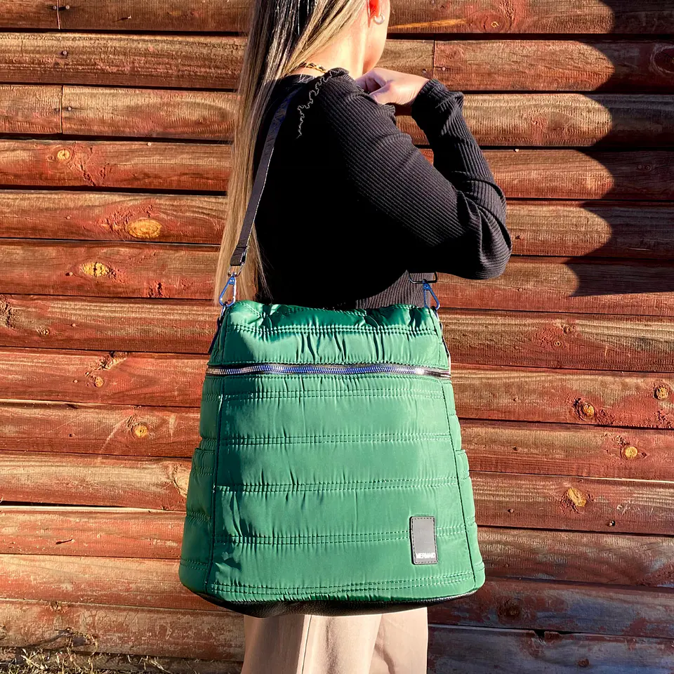 Mochila y Bolso Puff verde (capacidad Pc 15