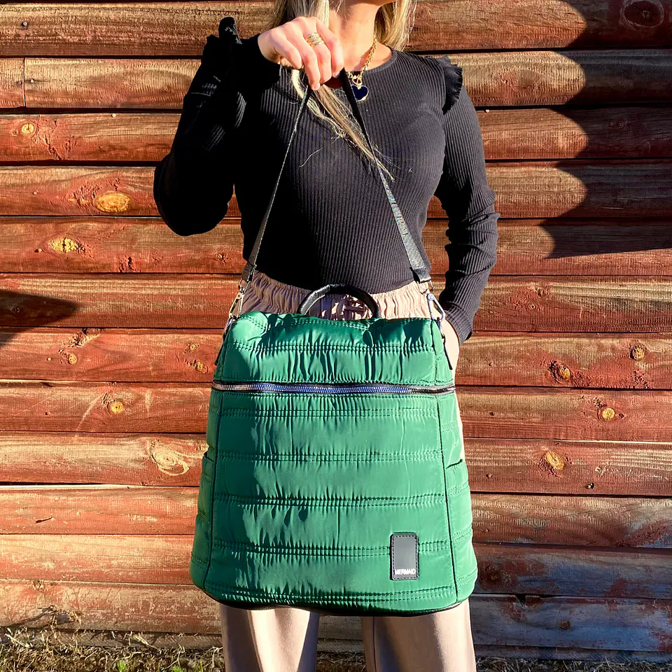 Mochila y Bolso Puff verde (capacidad Pc 15