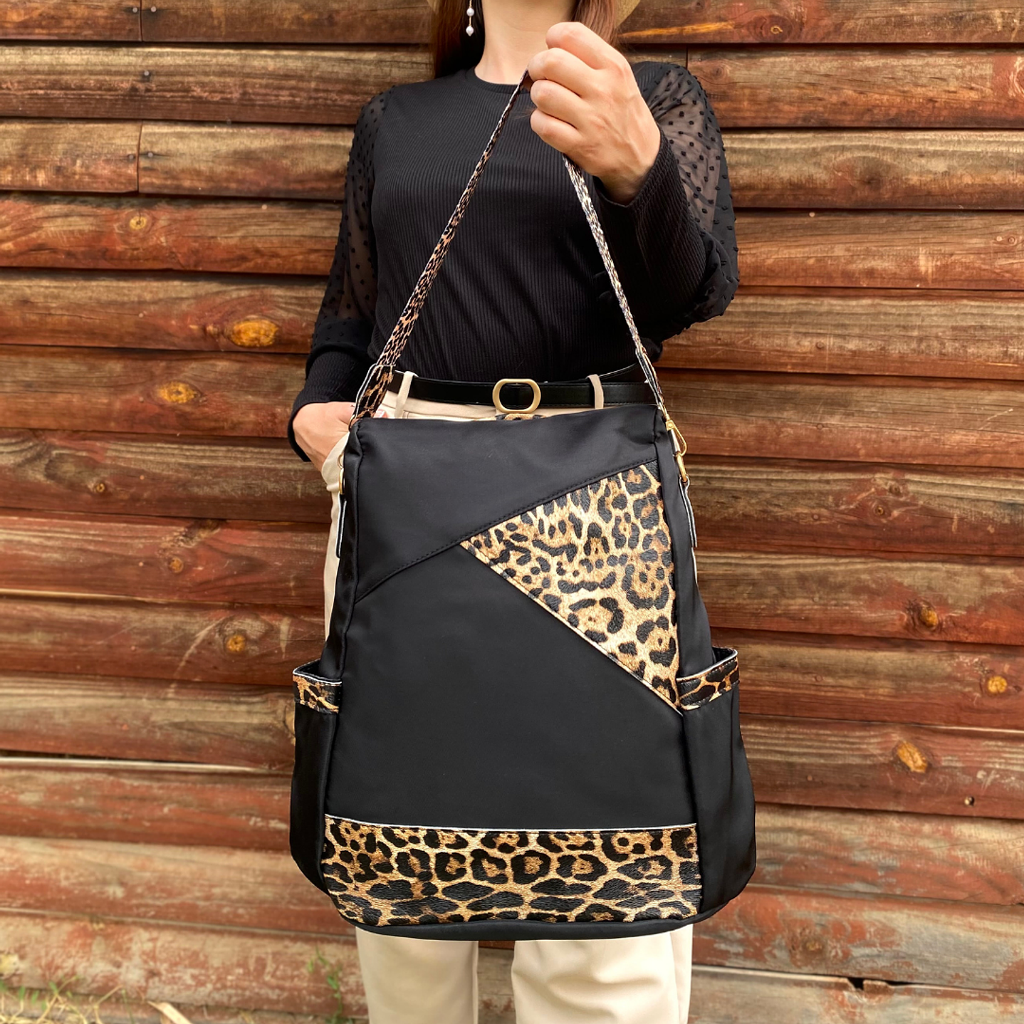 Mochila y Cartera Animal Print Negra antirrobo 6