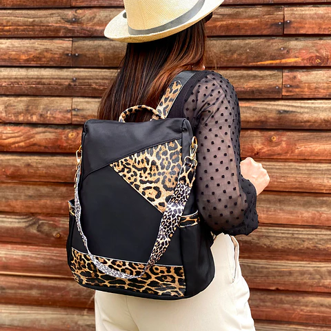 Mochila y Cartera Animal Print Negra antirrobo 2