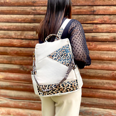 Mochila y Cartera Animal Print Beige antirrobo 2