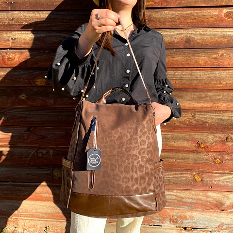 Mochila y Cartera Antirrobo Café Mujer 6