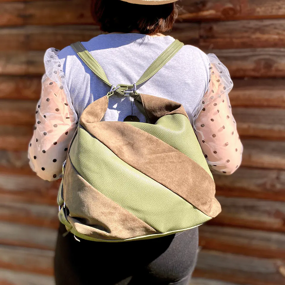 Cartera y Mochila Verde (Con capacidad para Pc 14