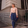 Outfits con Jeans y Blusas Elegantes: Guía Viral ✨