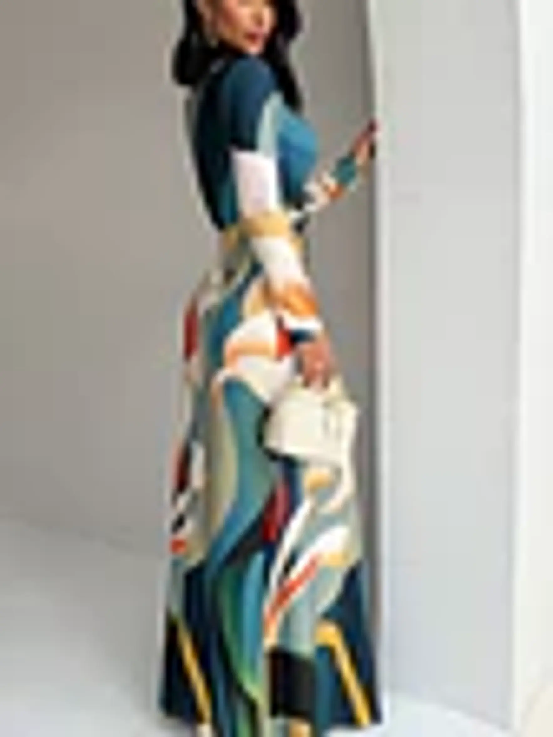 Vestido Largo Ajustado con Estampado Floral Artístico y Drapeado 3