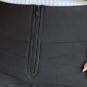 Pantalón Flare Prada Lipo Modelador con Cierre