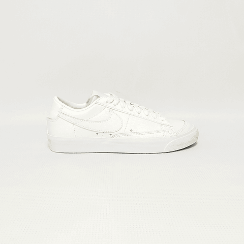 NIKE - ZAPATILLA MUJER BLAZER LOW 77