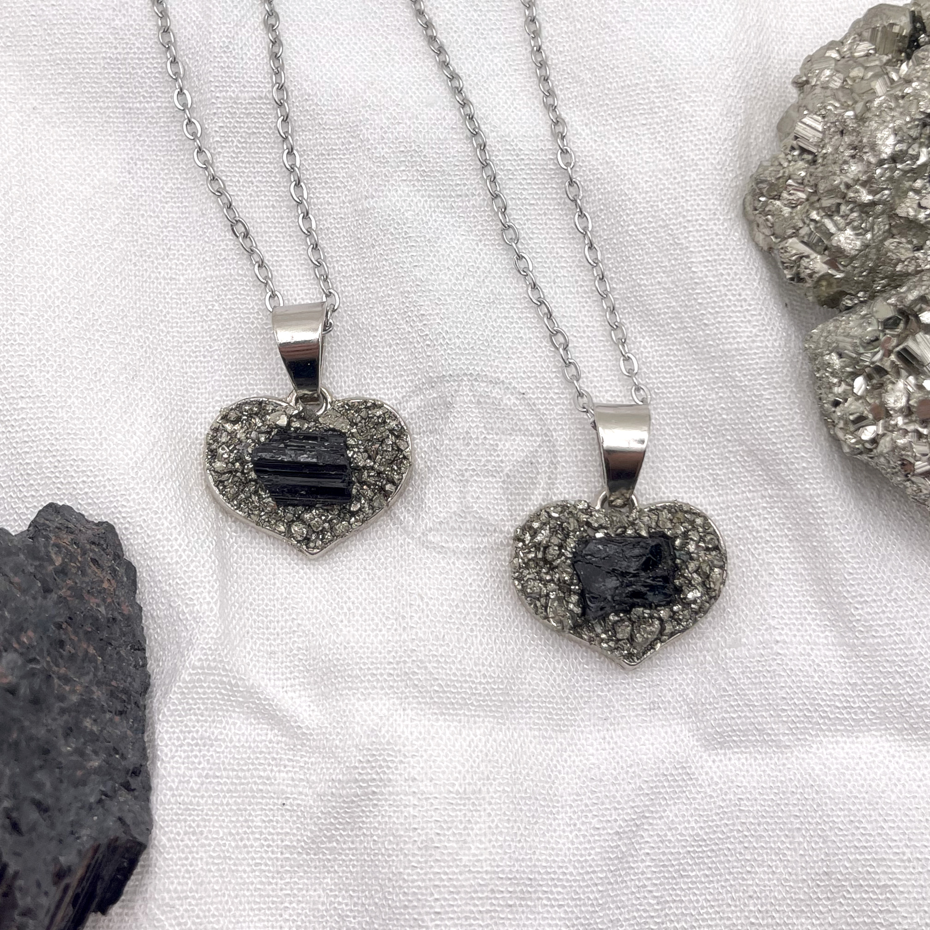 Collar Corazón De Fuerza Turmalina Negra Pirita 1