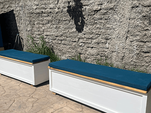 Sofá baúl enmarcado más cojín 