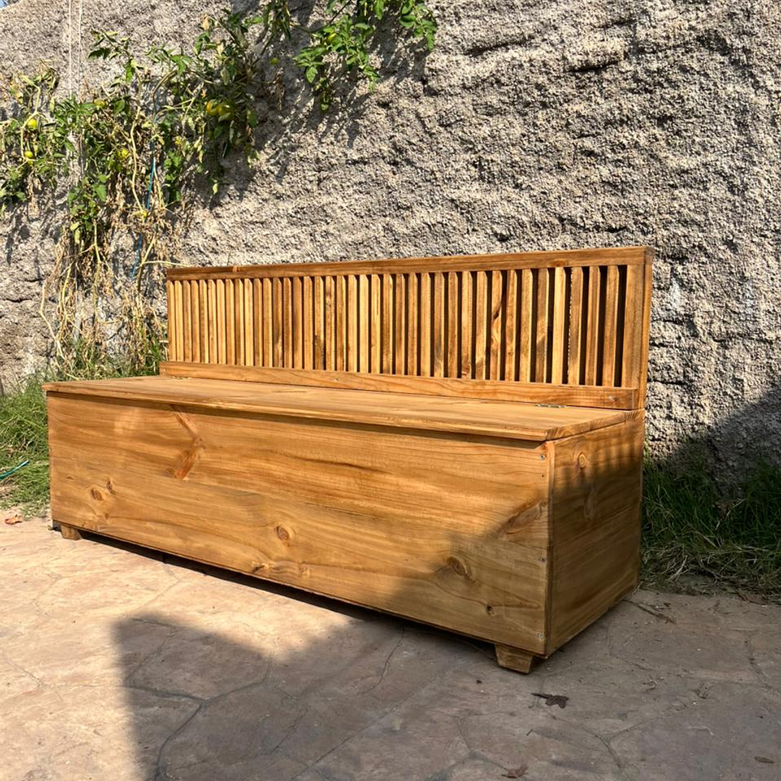 Sofá baúl respaldo ranurado  1