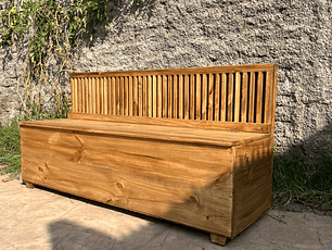 Sofá baúl respaldo ranurado 