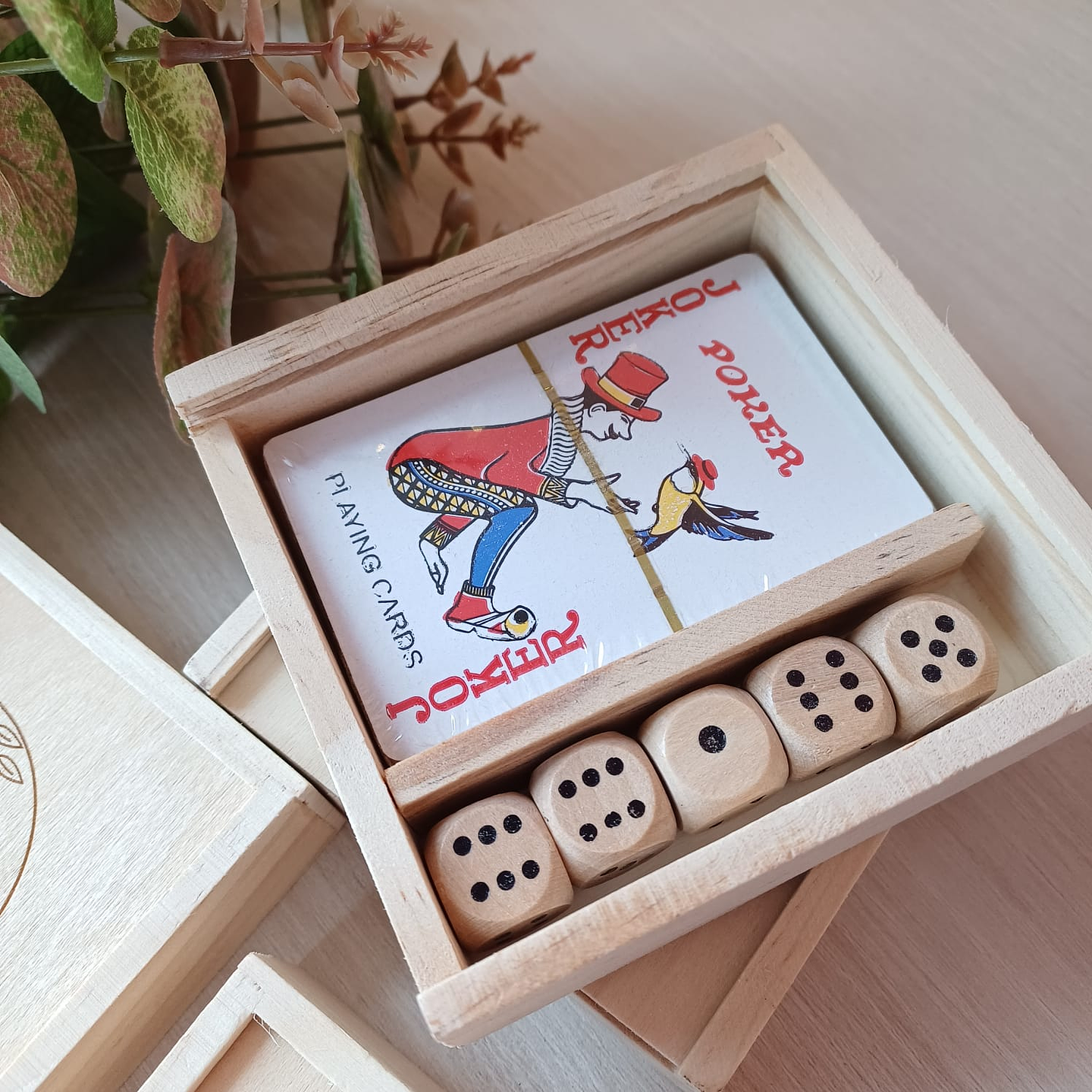 Jogo de Cartas e Dados - Lembrança 3