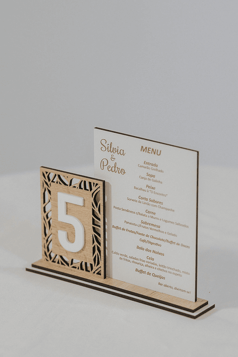 Marcador de Mesa c/menu Madeira