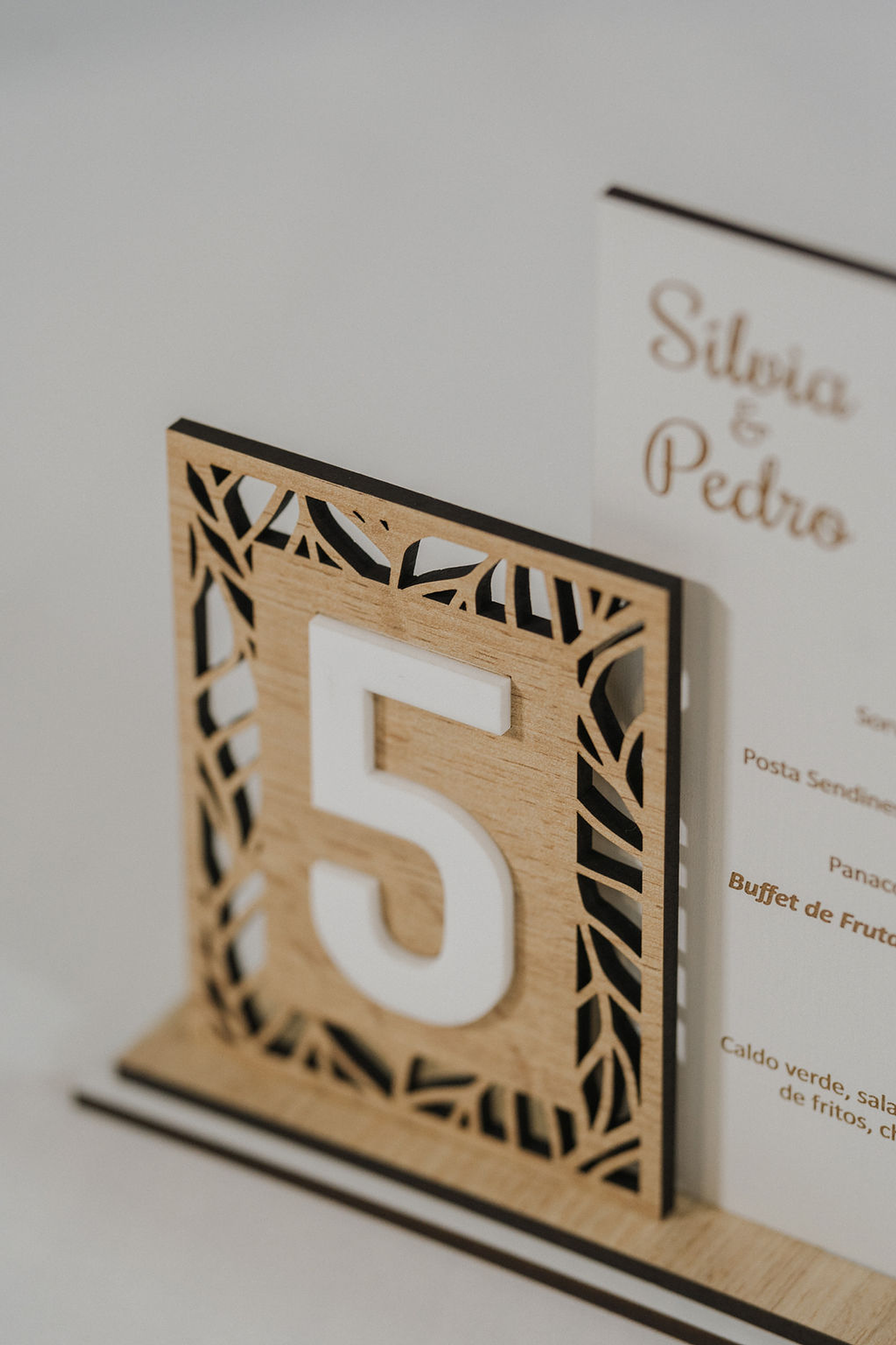 Marcador de Mesa c/menu Madeira 3