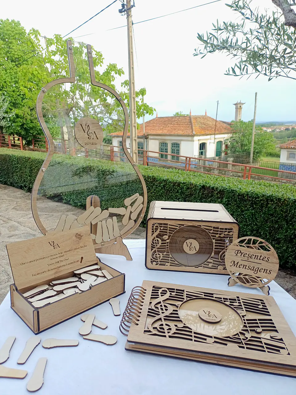 Quadro, Caixa Envelopes e Livro de Honra - Conjunto Música 1