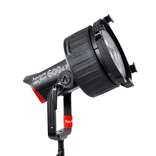 Arriendo de Luz LED Aputure Light Storm 600d Pro con Fresnel F10