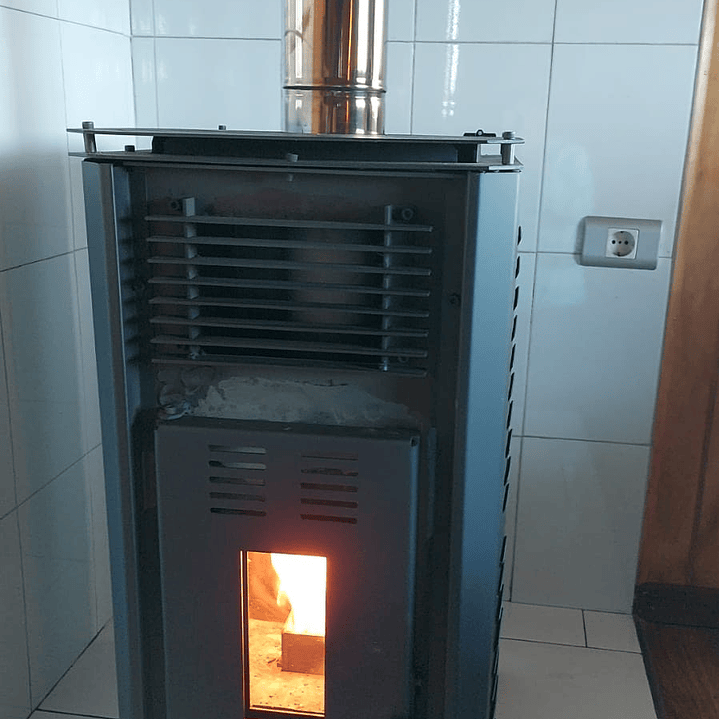 Estufa a Pellet Tremn‑Eco sin electricidad | Flameco Chile 1