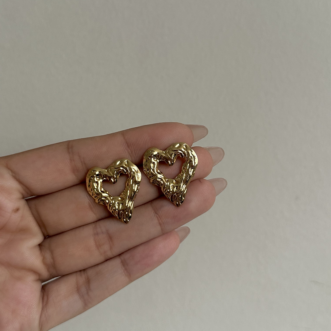 Love touch Earrings 4