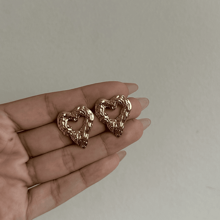 Love touch Earrings 4