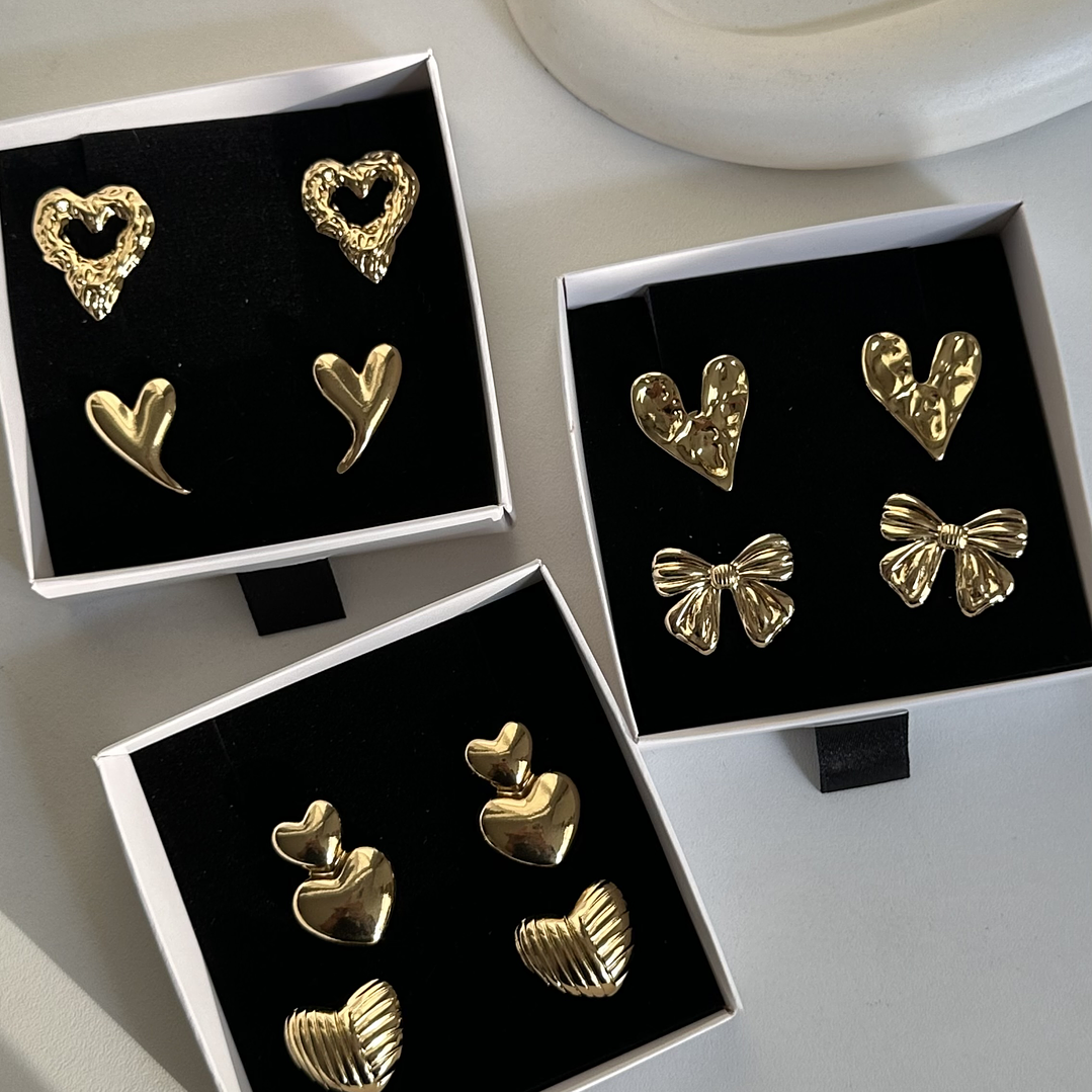 Love touch Earrings 5