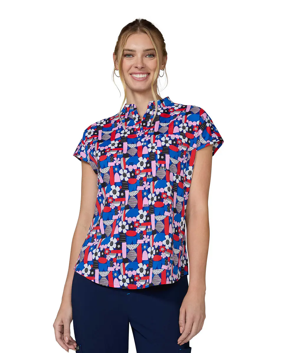 Pechera Clínica Mujer Estampada Koi 1