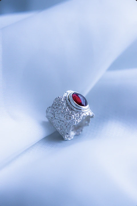 Anillo Moira