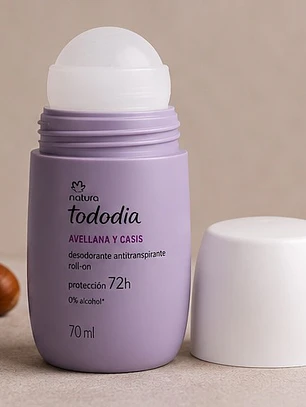 Desodorante antitranspirante roll-on Avellana y casis