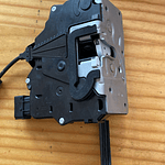 CHAPA PUERTA CHOFER  (SEGUN CHASIS O VIN)