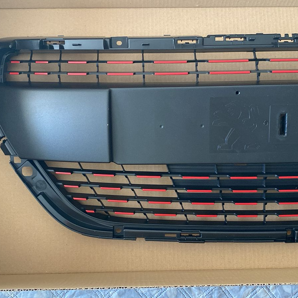 MASCARA PEUGEOT 208 ROJO