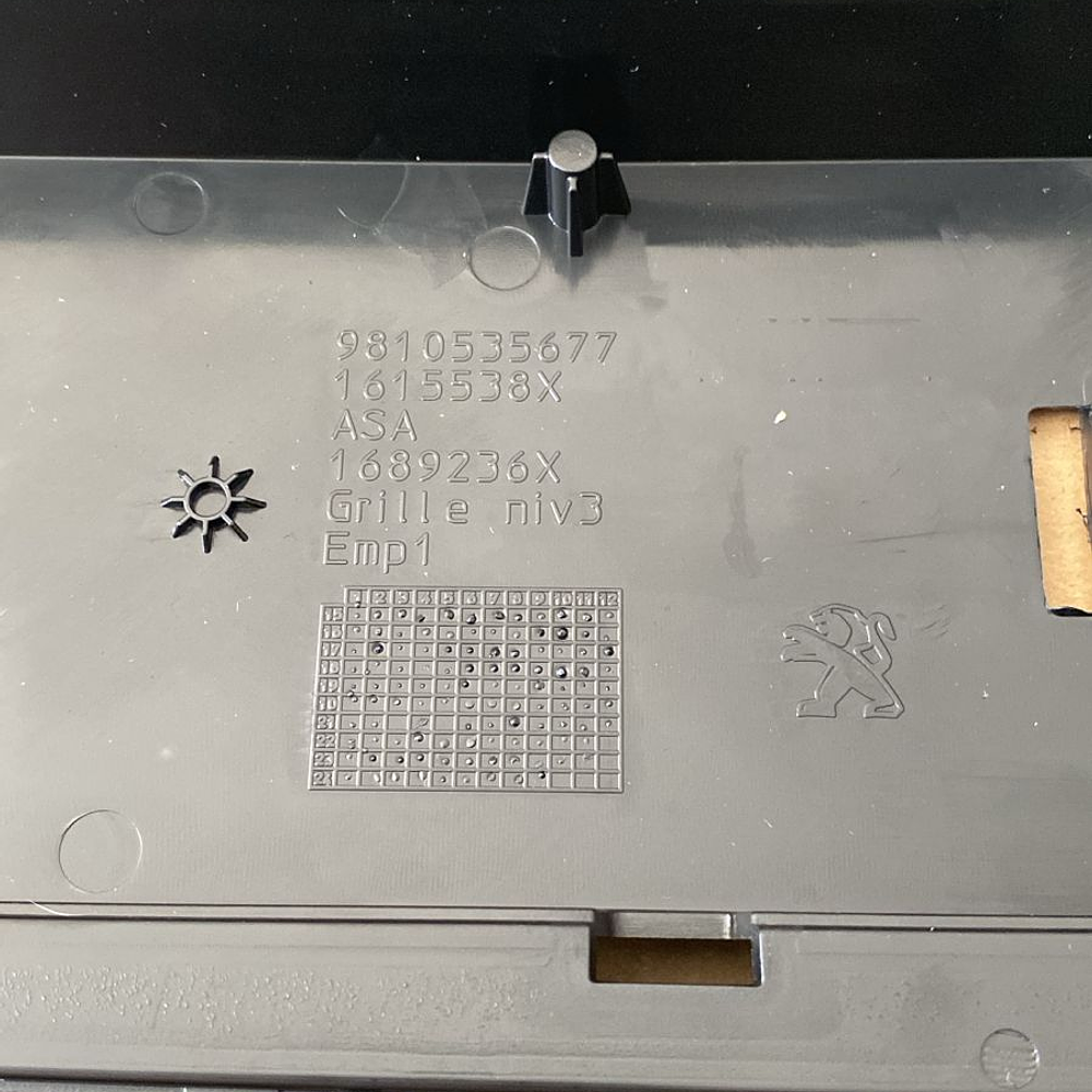 MASCARA PEUGEOT 208 ROJO